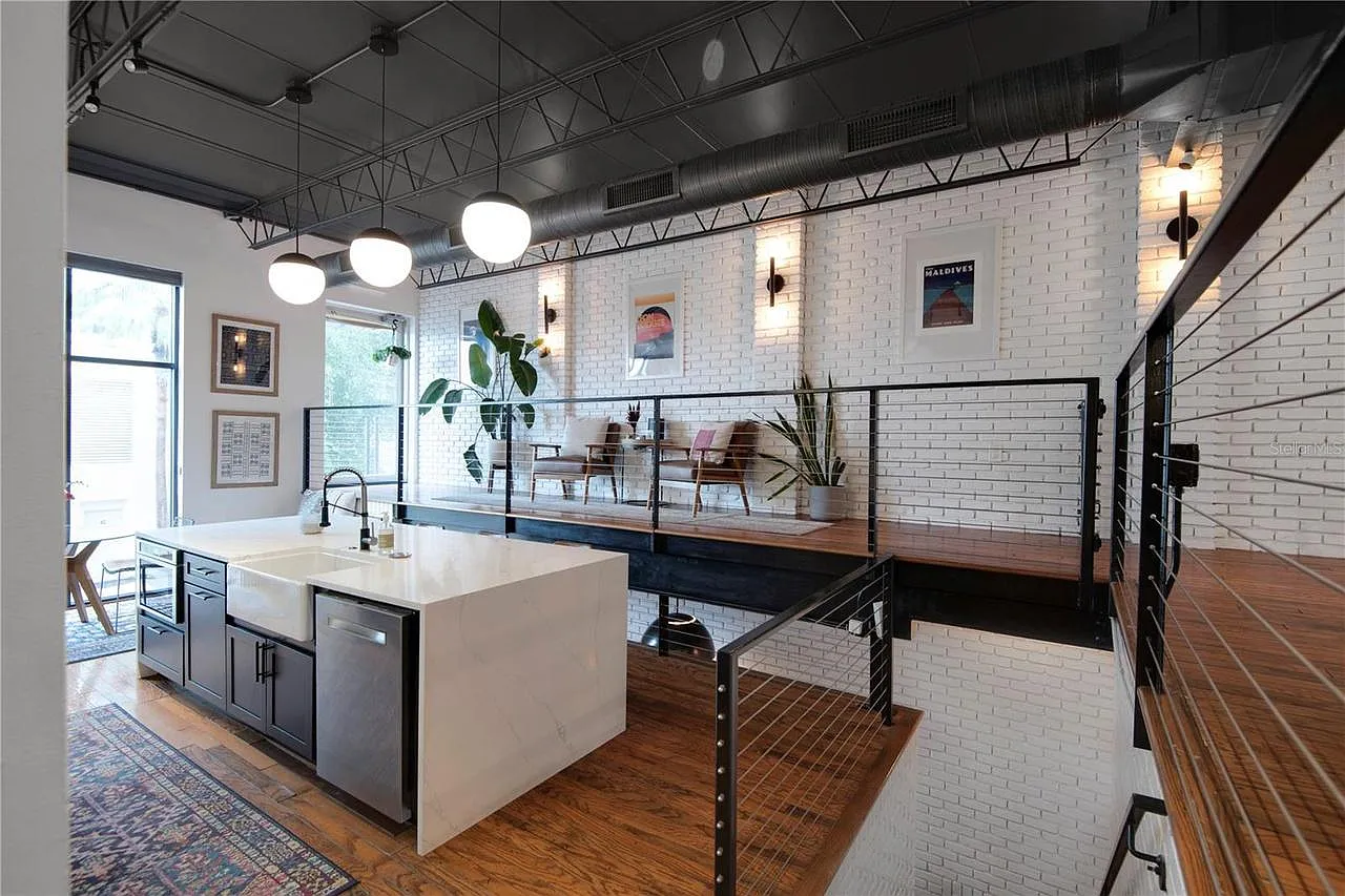 1 bed, 1250 sqft, $4,475 — Photo 4