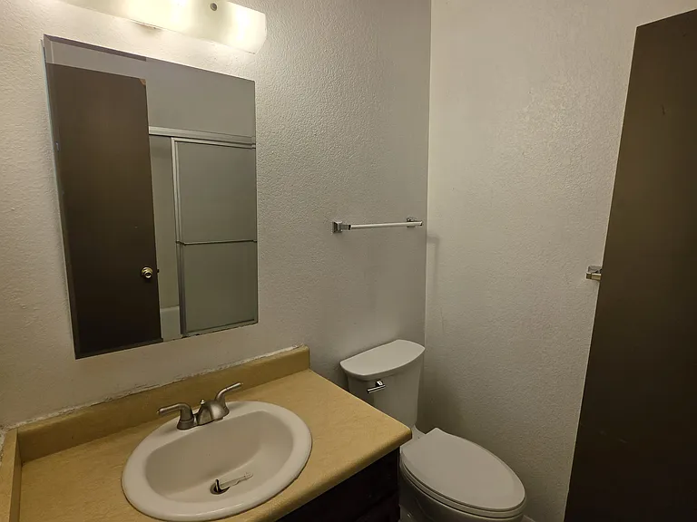 627 1/2 Highline Dr — Photo 14