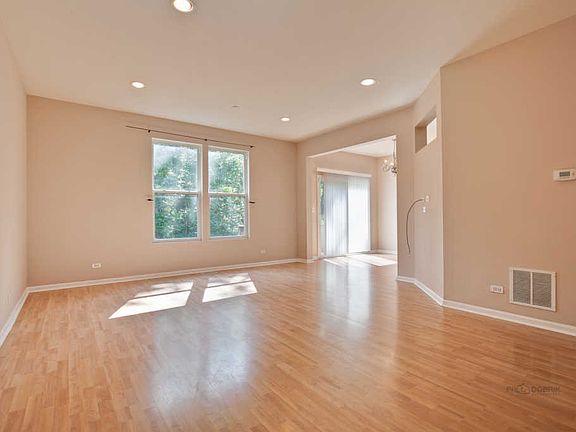 4th image of 1407 Yellowstone Dr