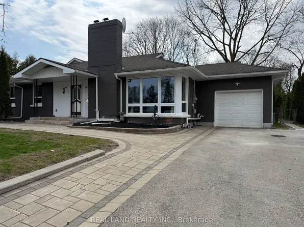 220 Millard Ave, Newmarket, ON