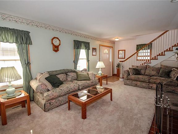 4th image of 49 Lovall Ave