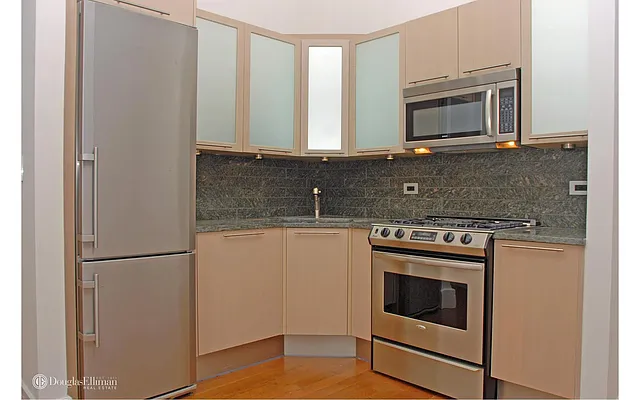 Rented by Douglas Elliman | media 24