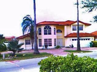 8545 NW 201st St, Hialeah, FL 33015