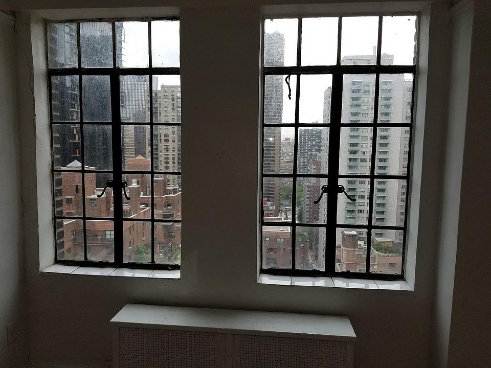 1st image of 320 E 42nd St APT 2118