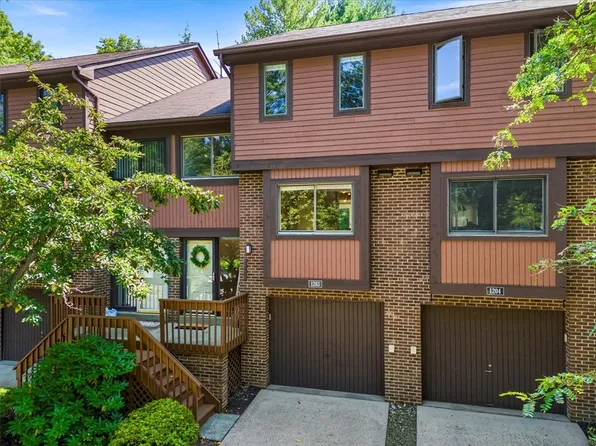 1203 Forest Edge Ct, Wexford, PA 15090