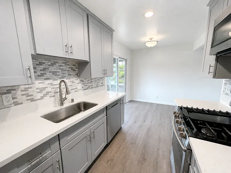 Casa Madrid Apartments — Photo 30
