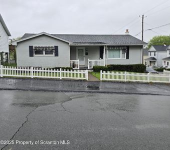 832 Throop St, Dickson City, PA, 18519