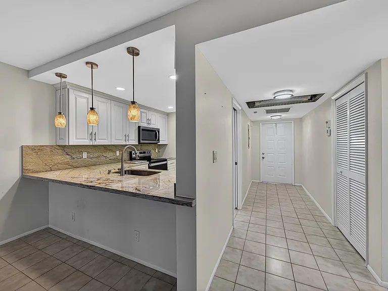 3503 Oaks Way #505 — Photo 8