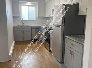 2321 W Forteen Mile Rd, Royal Oak, MI 48073