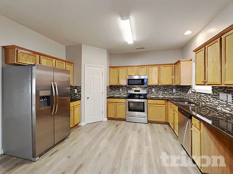 713 Southridge Dr — Photo 7