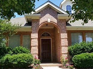 10112 Merrill Ln, Fort Worth, TX 76177