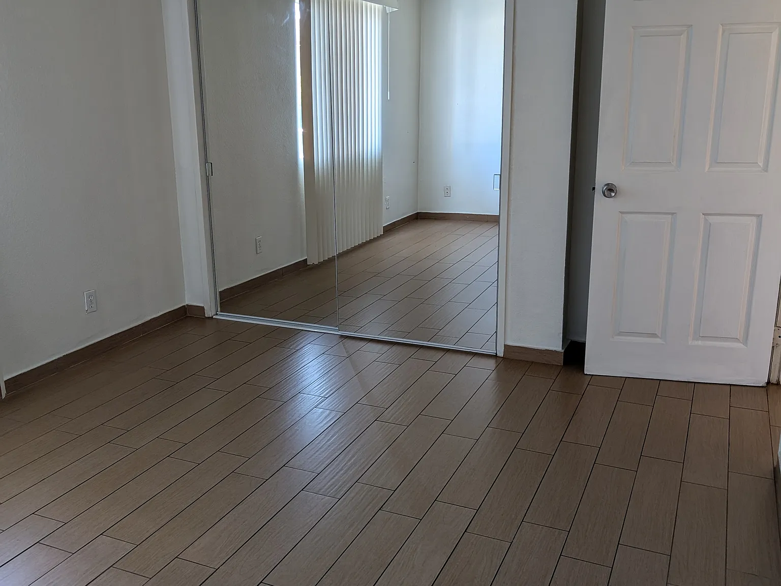 2 bed, 1010 sqft, $2,195 — Photo 3