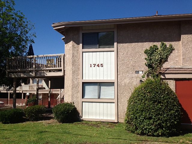 1st image of 1745 Los Feliz Dr APT 4