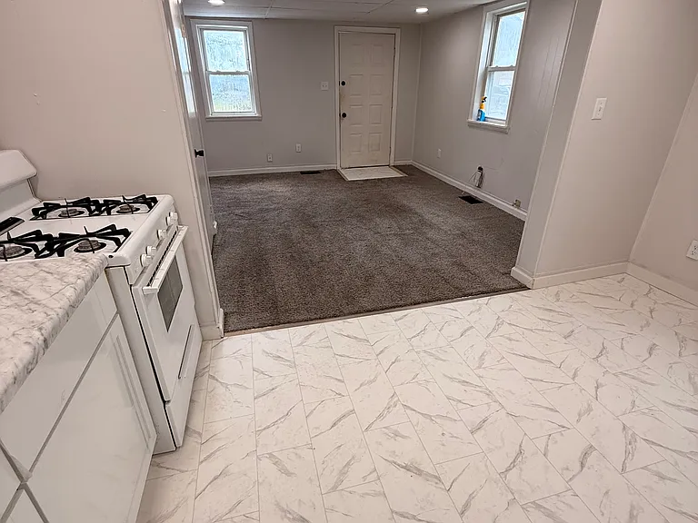 508-510 W Lordeman St #510 — Photo 3