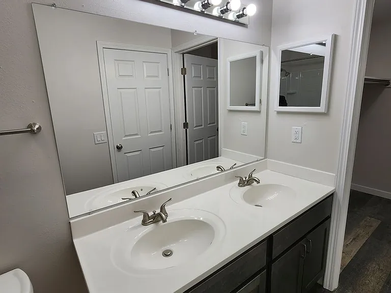 Orchard Village Apartments — Photo 122