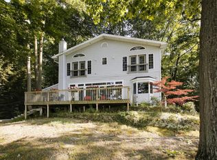 336 Lakeview Ln, Plainwell, MI 49080