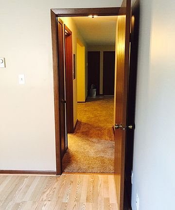 4th image of 14545 S Manistee Ave APT 1B