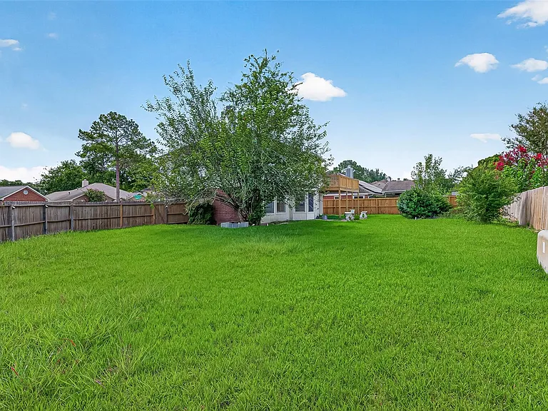 8202 Worthington Dr — Photo 42