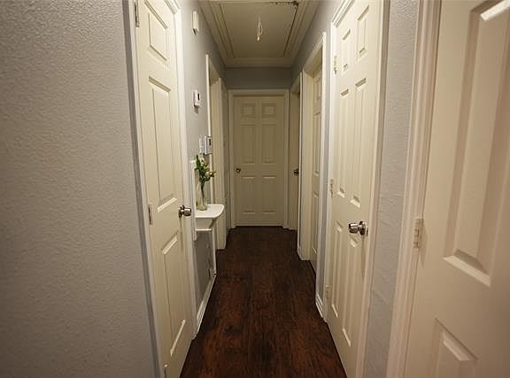 4th image of 1109 Leyenda Dr