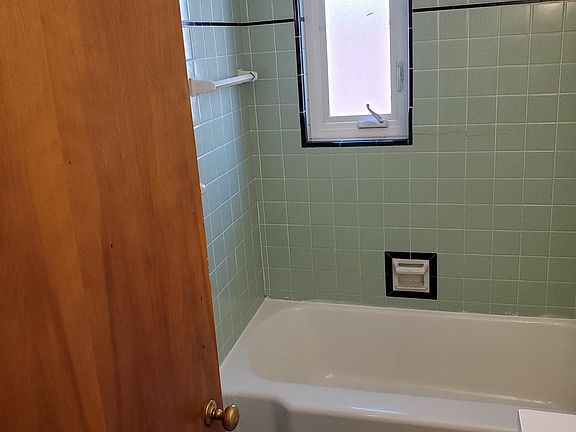 3rd image of 3907 E Gatewood Ln APT 3