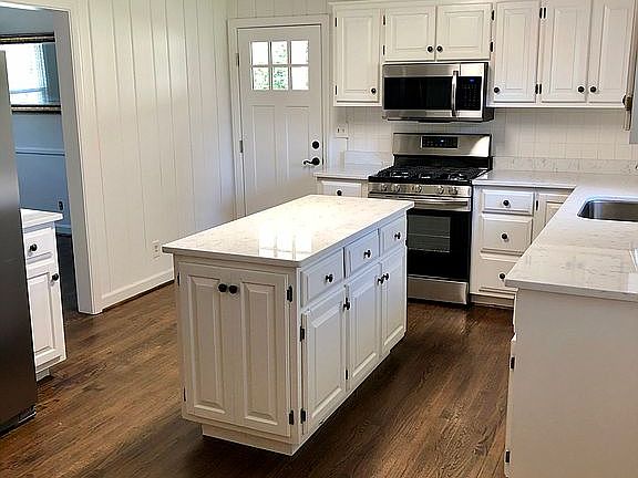 2nd image of 2 Mimosa Dr