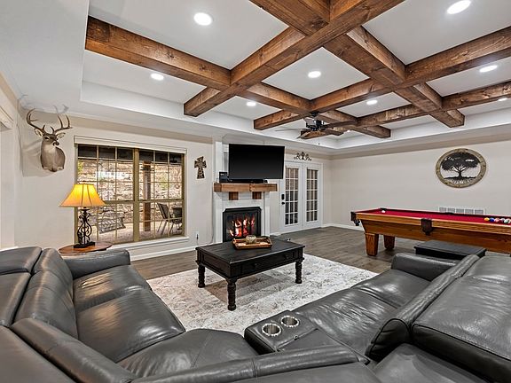 5th image of 2118 W Bluff Dr