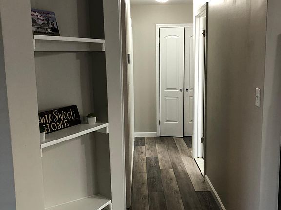 5th image of 9463 Corinne St