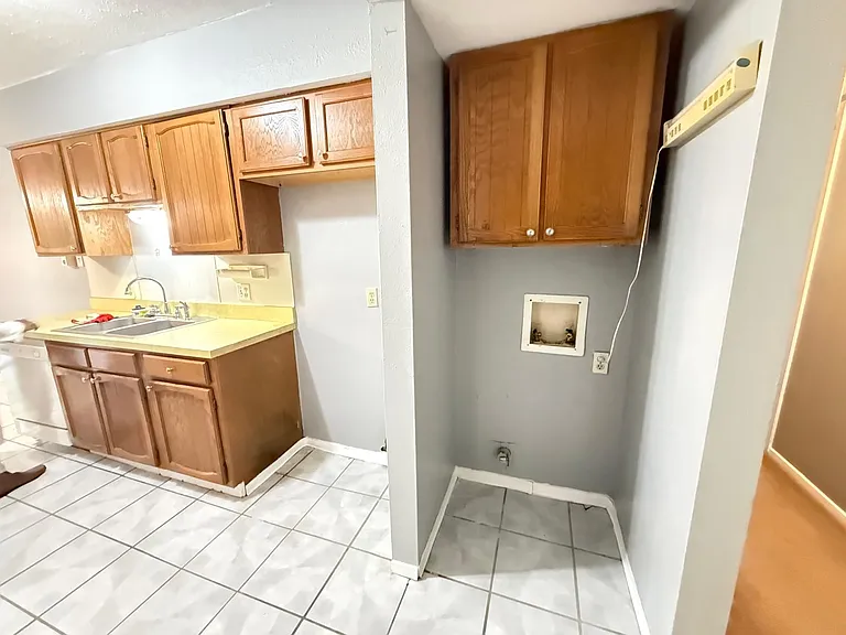 3111 Primrose Ln — Photo 7