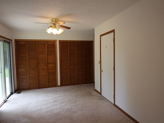 5th image of 70 Vancouver Ct