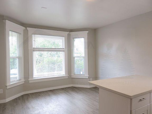 5th image of 708 S Yakima Ave #1