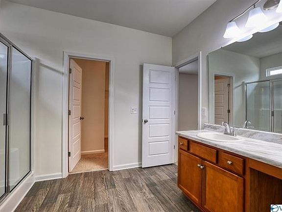 3rd image of 115 Lincoln Gray Cir