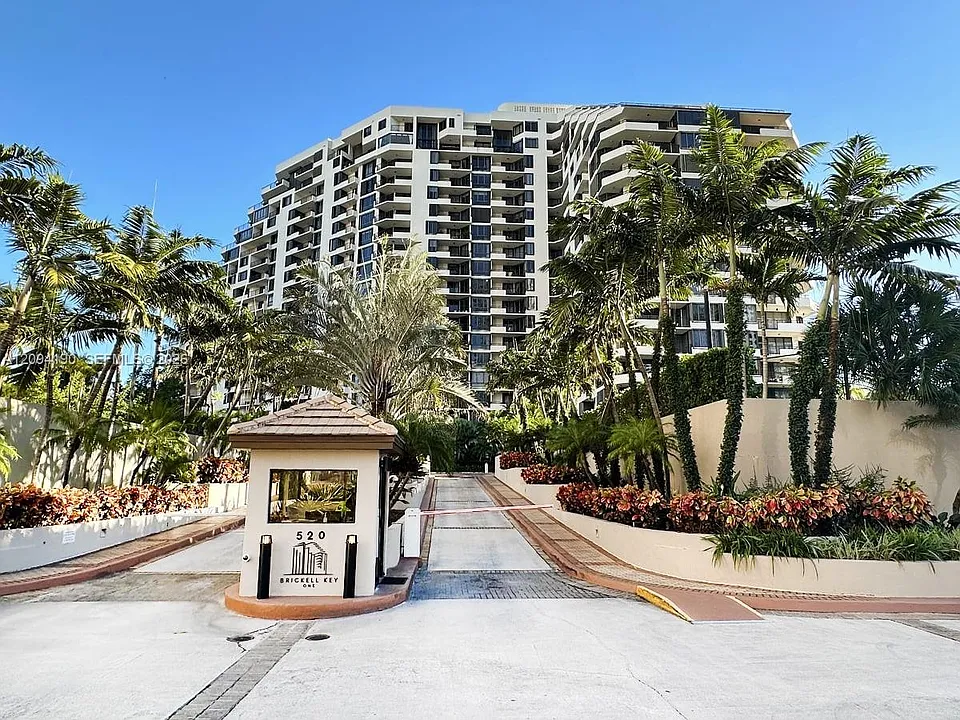 520 Brickell Key Dr #A1217