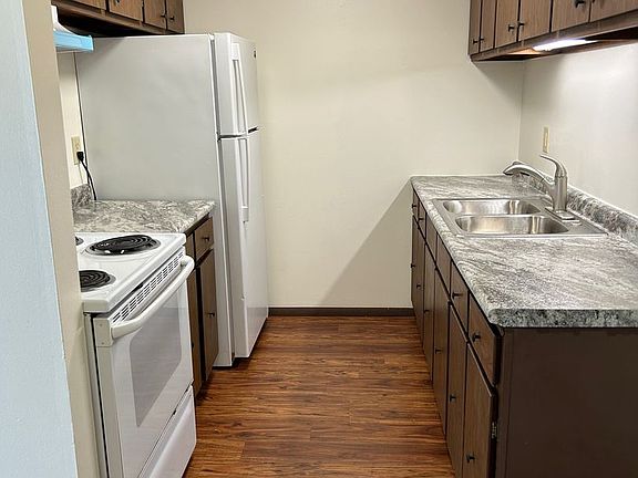 2nd image of 1441 Parkview Ter APT 37