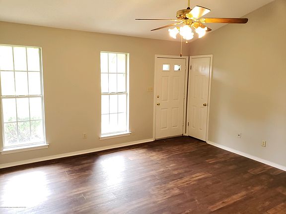 5th image of 117 Evergreen Dr