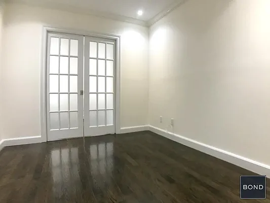 Rented by Bond New York | media 7