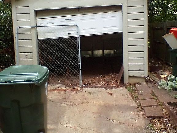5th image of 1311 S Robertson Ave