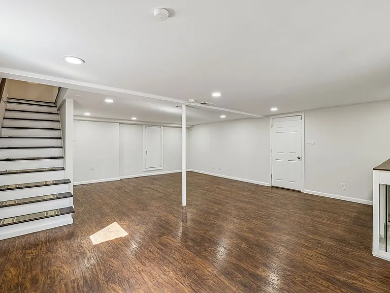 833 Rose Park Dr — Photo 27