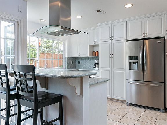 3rd image of 1129 Bonita Ct