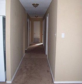 hallway from frontroom