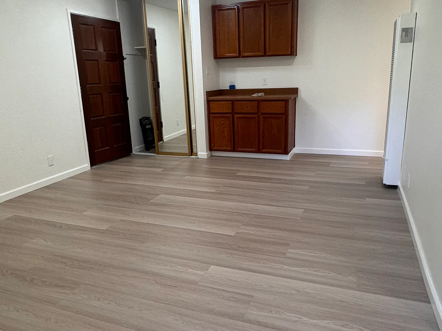 2 bed, 894 sqft, $3,695 — Photo 3