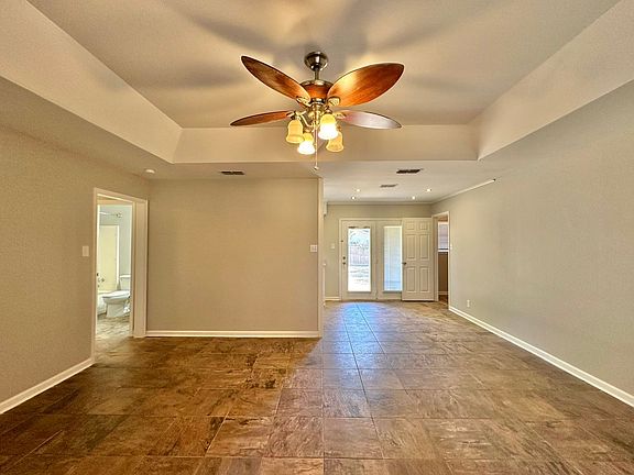 4th image of 404 Lakeview St