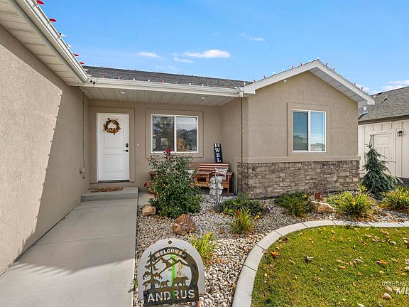 2nd image of 607 Cheri Ct