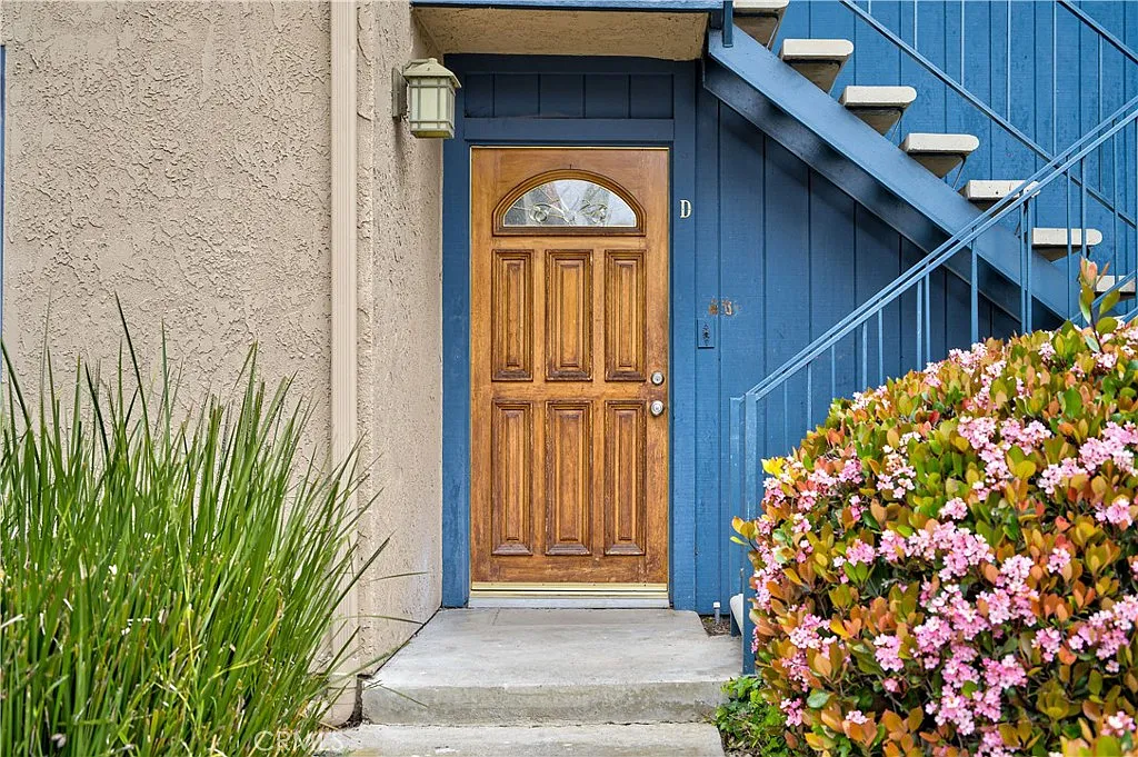 2 bed, 731 sqft, $5,300 — Photo 2