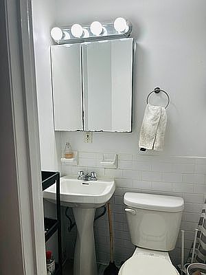 4th image of 206 E 32nd St APT 3FW
