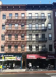 1376 First Avenue in Lenox Hill