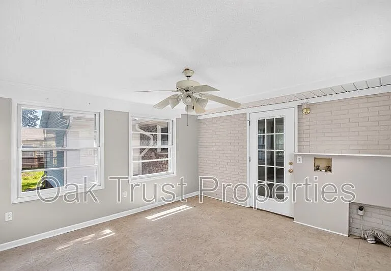 10 Newark Ave — Photo 17