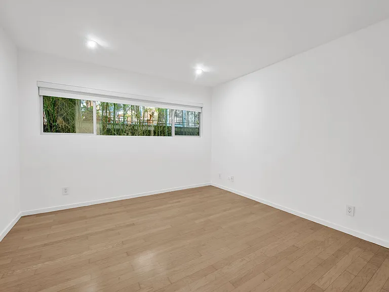 1147 N Clark St #206 — Photo 18