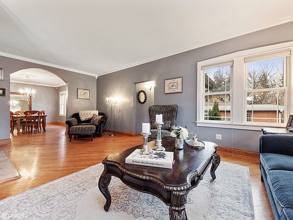 4th image of 4165 Villa Ave