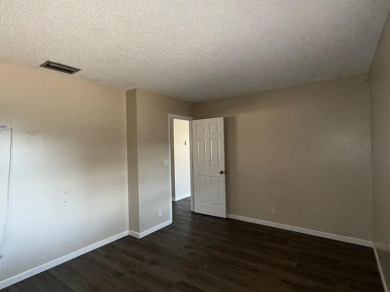 6140 SW 43rd St — Photo 16