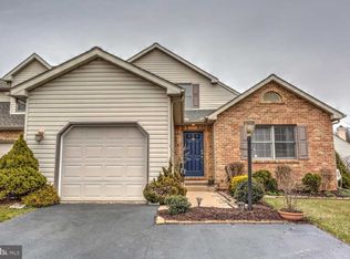 2749 Cobblestone Ln, Lancaster, PA 17601